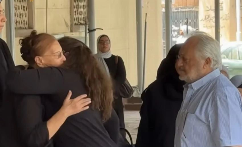 لقطات من جنازة شقيق الفنان المصري محمد هنيدي