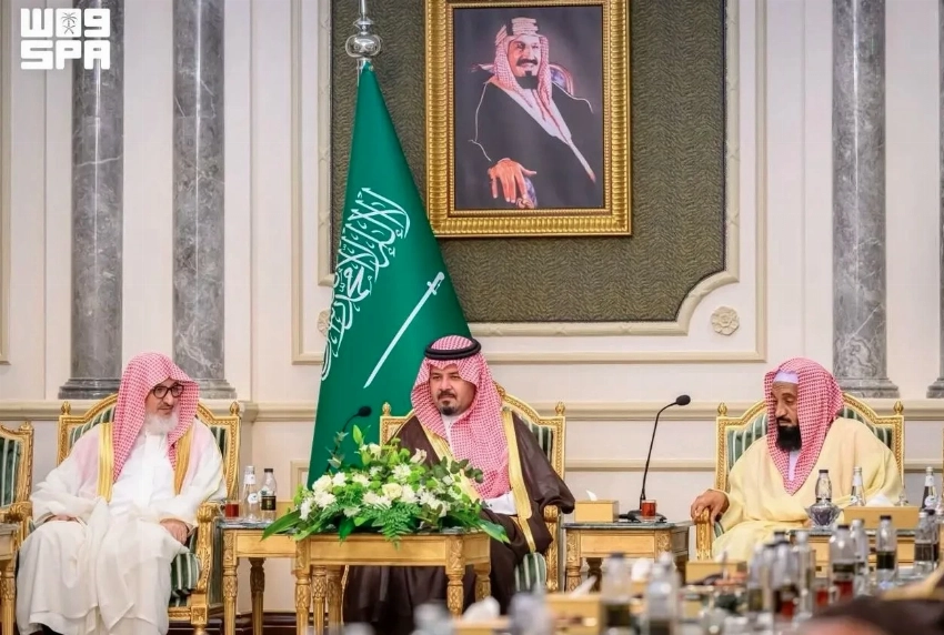أمير المدينة يؤكد أهمية الفتوى الموثوقة والوسطية في لقاء الرئاسة العامة للإفتاء
