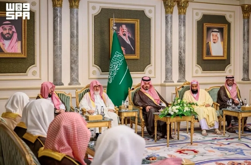 أمير المدينة يؤكد أهمية الفتوى الموثوقة والوسطية في لقاء الرئاسة العامة للإفتاء