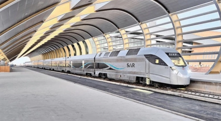 4 ساعات بالقطار.. الرياض - جدة