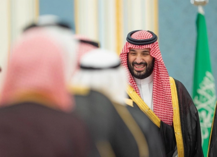 ولي العهد يستقبل الأمراء والعلماء والوزراء وجمعا من المواطنين الذين قدموا للسلام عليه ولي العهد يستقبل الأمراء والعلماء والوزراء وجمعا من المواطنين الذين قدموا للسلام عليه