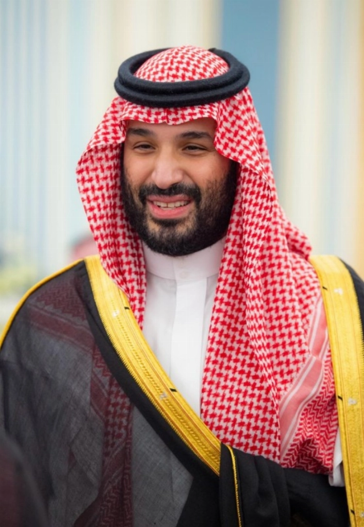 ولي العهد يستقبل الأمراء والعلماء والوزراء وجمعا من المواطنين الذين قدموا للسلام عليه ولي العهد يستقبل الأمراء والعلماء والوزراء وجمعا من المواطنين الذين قدموا للسلام عليه