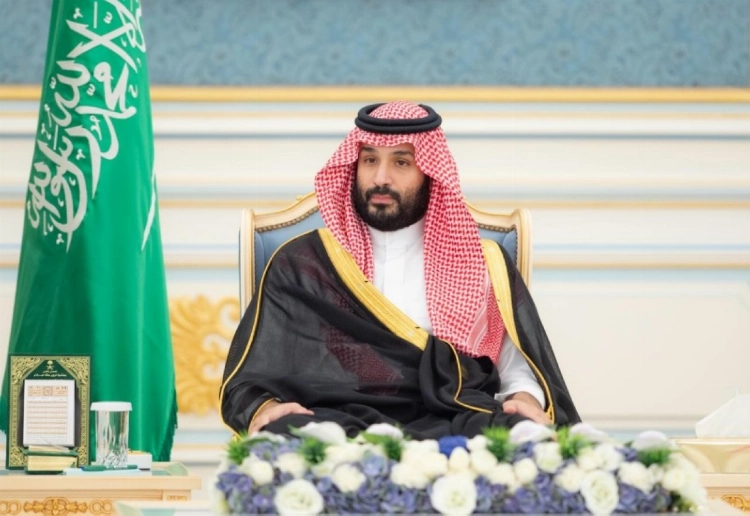ولي العهد يستقبل الأمراء والعلماء والوزراء وجمعا من المواطنين الذين قدموا للسلام عليه ولي العهد يستقبل الأمراء والعلماء والوزراء وجمعا من المواطنين الذين قدموا للسلام عليه
