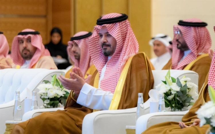 أمير المدينة يرعى ورشة عمل تنمية المحتوى المحلي للقطاع السياحي بحضور وزير السياحة أمير المدينة يرعى ورشة عمل تنمية المحتوى المحلي للقطاع السياحي بحضور وزير السياحة