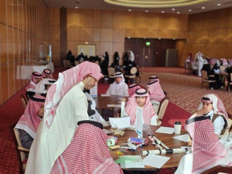تدشين معرض الأولمبياد الوطني للإبداع العلمي في عسير تدشين معرض الأولمبياد الوطني للإبداع العلمي في عسير