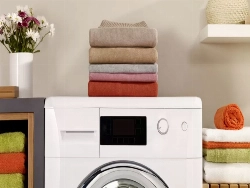 مادة «قاتلة» وراء اللمعان.. مركّب شائع في التنظيف الجاف يهدد الكبد بالتليّف!