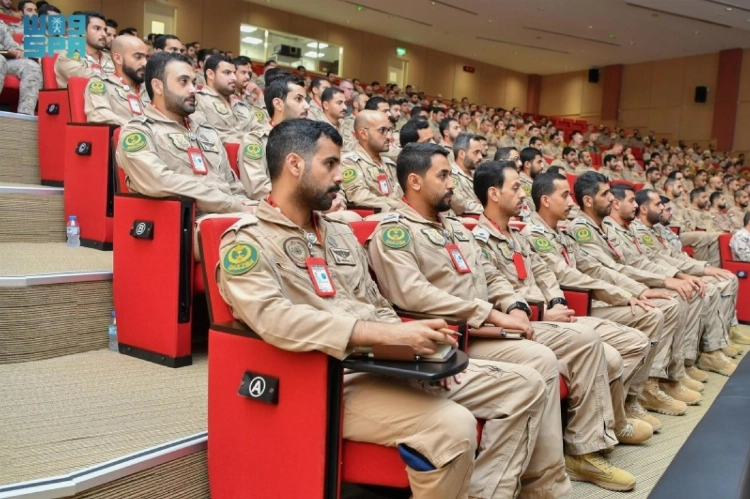 بمشاركة القوات الجوية السعودية.. انطلاق مناورات مركز الحرب الجوي الصاروخي في الإمارات بمشاركة القوات الجوية السعودية.. انطلاق مناورات مركز الحرب الجوي الصاروخي في الإمارات