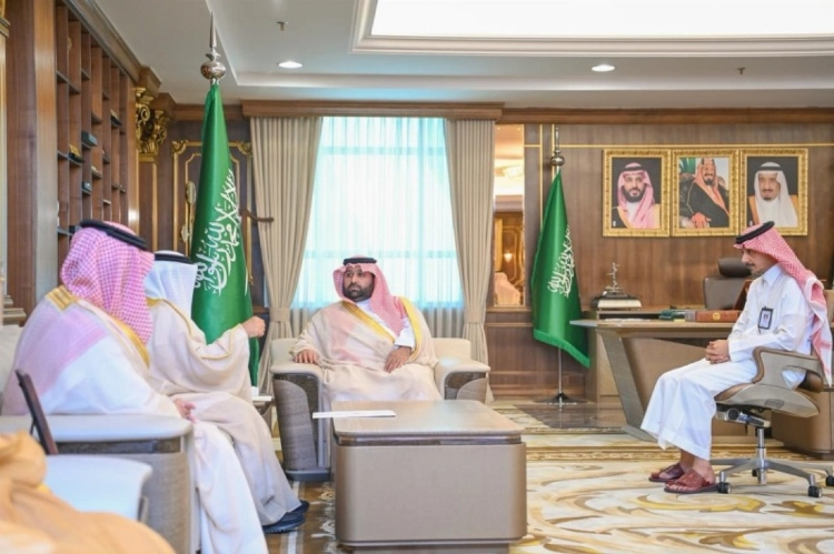 أمير جازان يلتقي الرئيس التنفيذي لشركة المياه الوطنية أمير جازان يلتقي الرئيس التنفيذي لشركة المياه الوطنية
