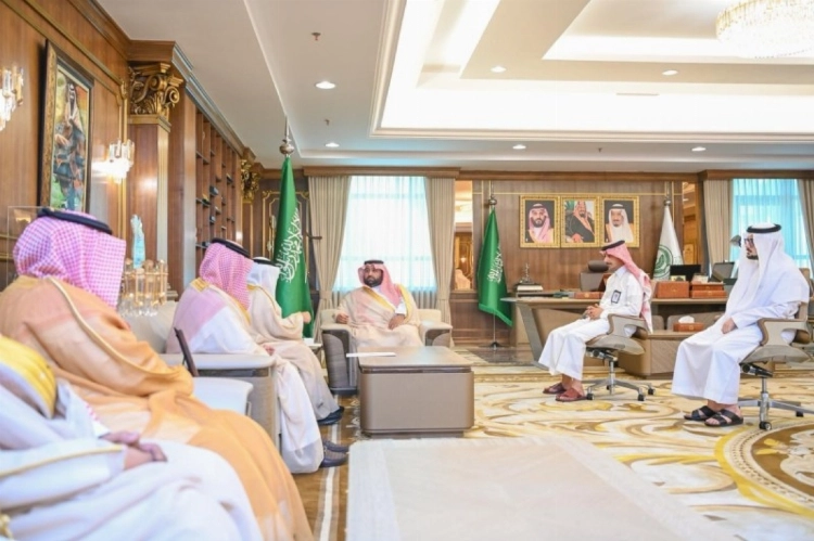 أمير جازان يلتقي الرئيس التنفيذي لشركة المياه الوطنية أمير جازان يلتقي الرئيس التنفيذي لشركة المياه الوطنية