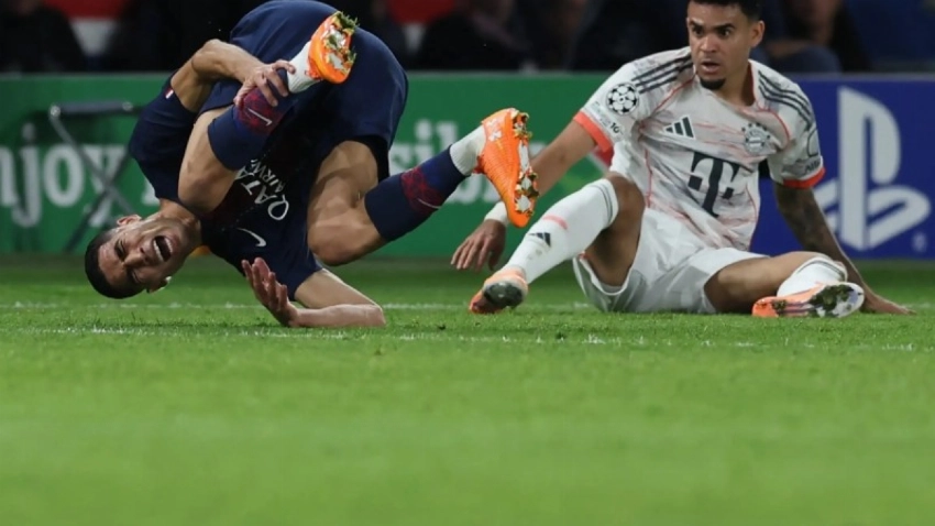 بكاء حكيمي وطرد دياز.. بايرن يهزم باريس في قمة مثيرة