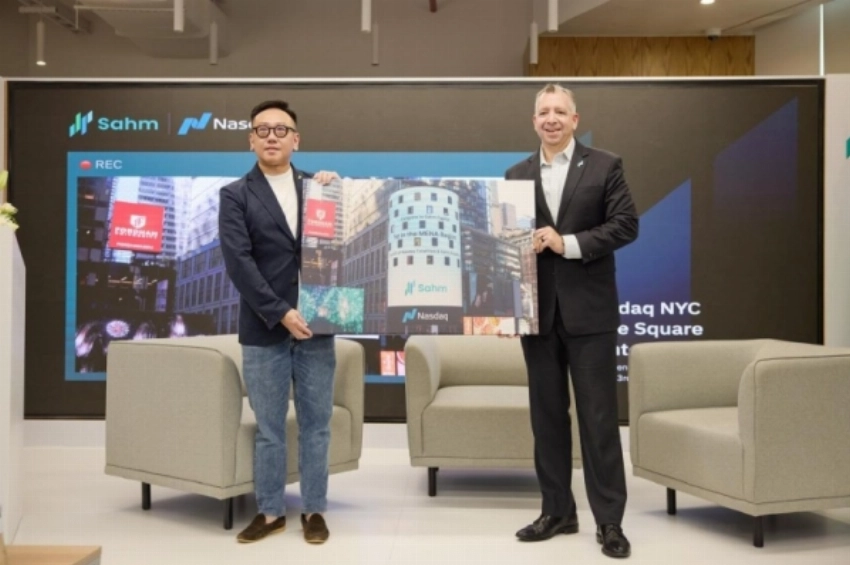 Sahm Capital becomes first CMA-licensed financial company to collaborate with Nasdaq Data, featured on Times Square Brandon Tepper, Senior Vice President and Global Head of Data at Nasdaq, presents a commemorative photo gift to Steven Chou, Chairman of Sahm Capital, during the launching ceremony of the Sahm - Nasdaq Investor Education Program. The photo captures the collaboration announcement featured on the Nasdaq Times Square billboard in New York City.