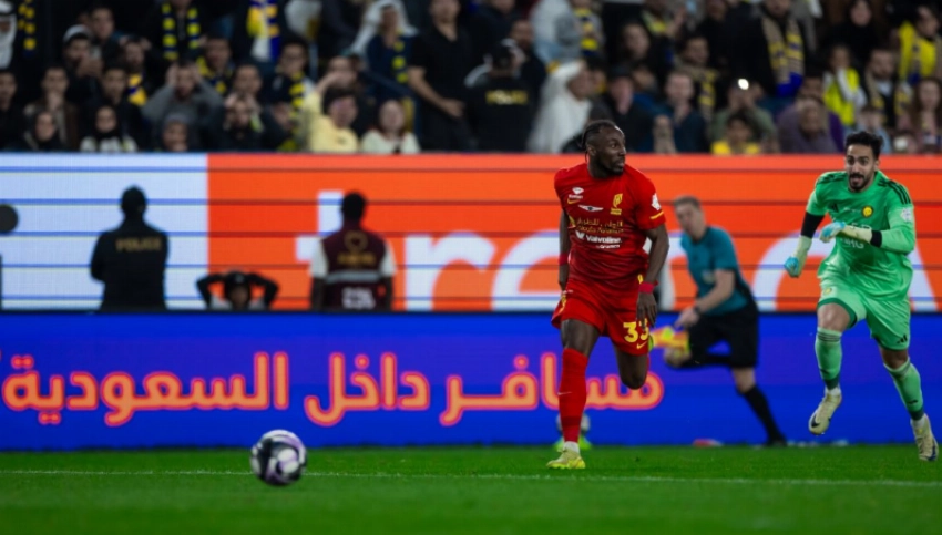 Al Qadsiah stun Al Nassr 2-1 as Rodgers’ side extend impressive league run Julián Quiñones accepted Al Nassr goalkeeper Nawaf Al Aqidi gift and guided the ball into an empty net.